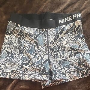 Nike Pro Women's Black and White Patterned Shorts